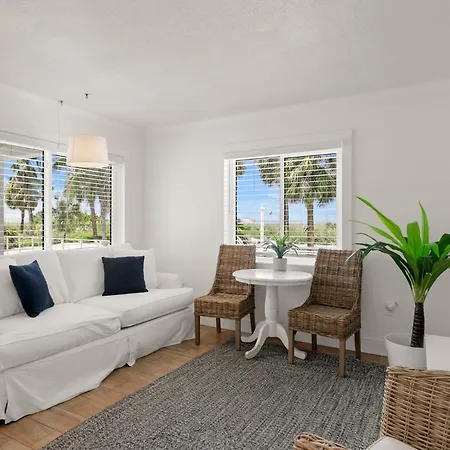 The Molloy - Treasure Island Suites & Cottages St. Pete Beach Exterior photo