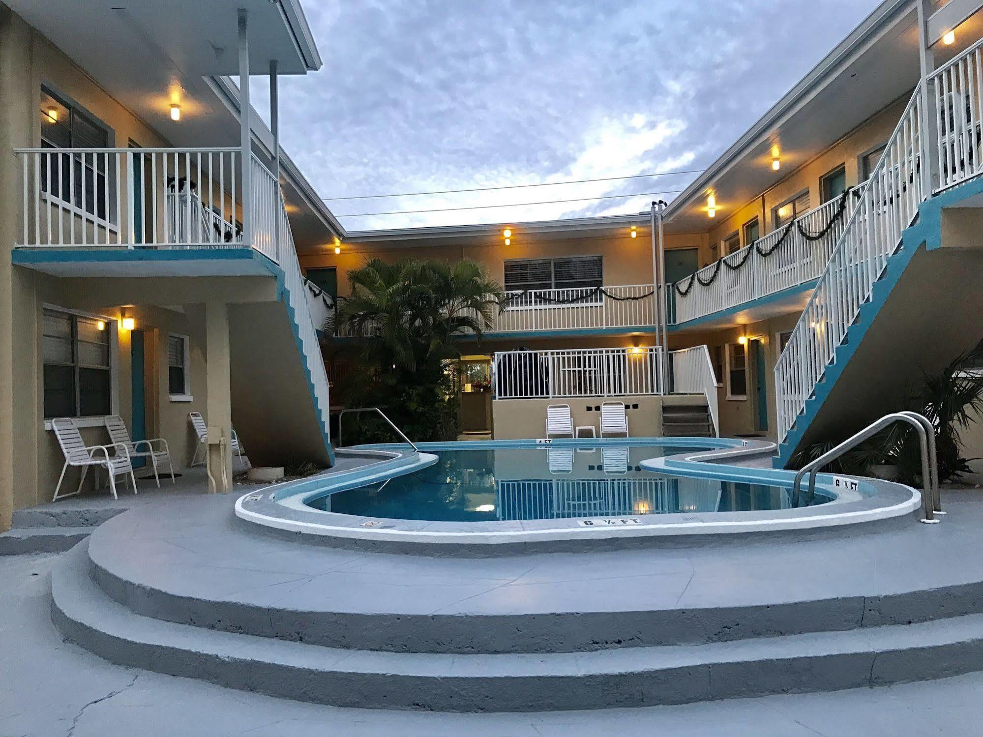 Motel The Molloy - Treasure Island & 3*